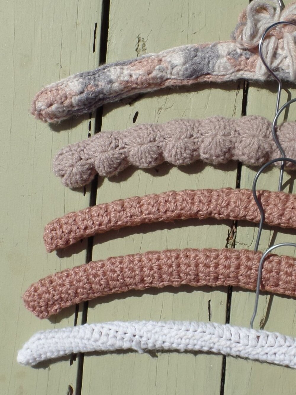 Vintage Hand Crocheted Hangers SET of 5 BLUSH & 1 WHITE - Picture 4 of 5